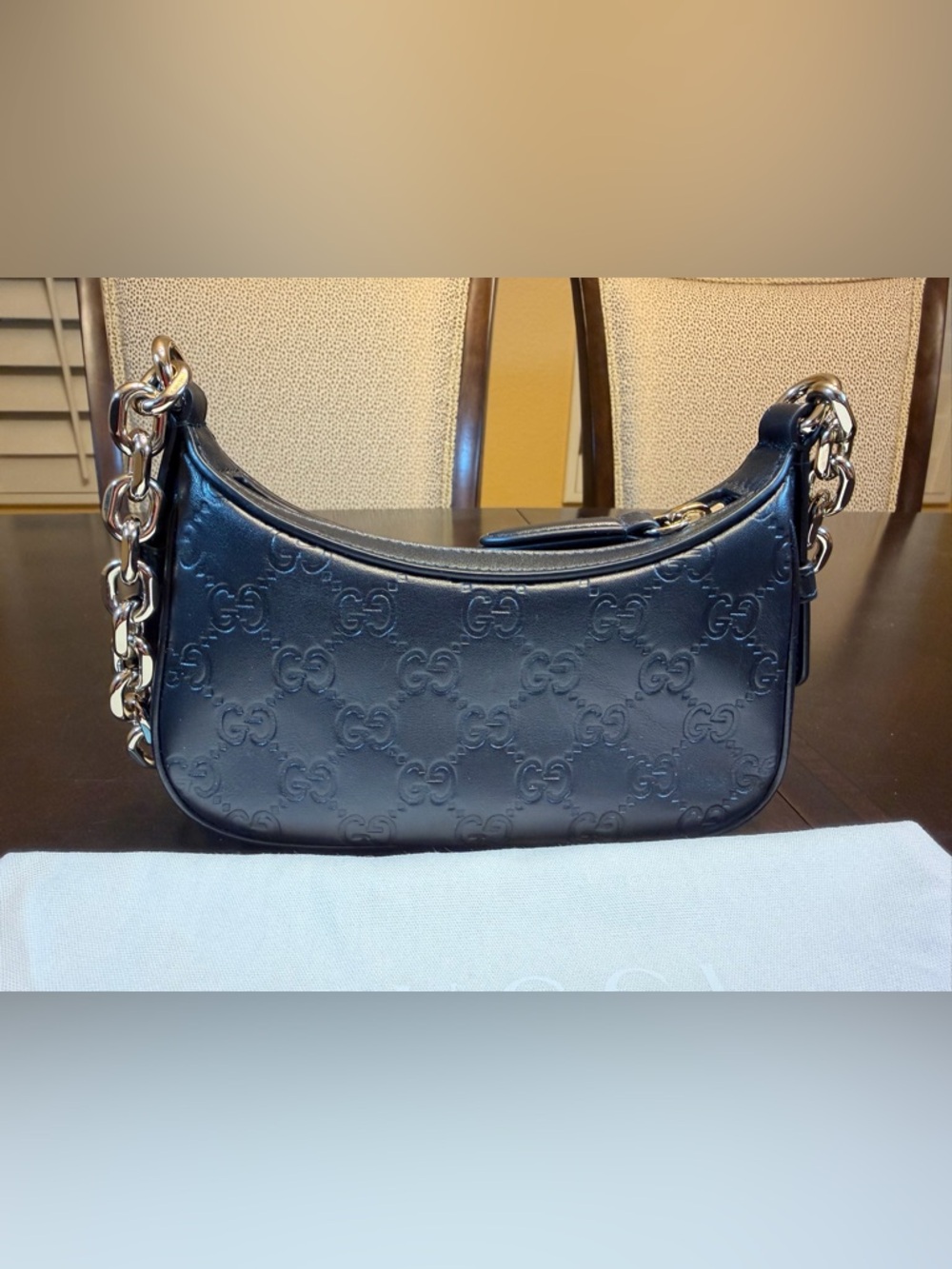 New Authentic Gucci GG Logo Embossed Leather Shoulder Bag Black - Picture 8 of 15